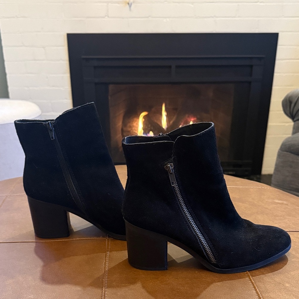Crown Vintage Sunny Black Suede Ankle Boots